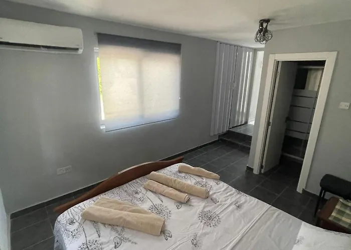 Azure Waves House Prázdninový dům Voroklini